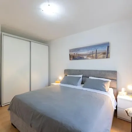 Ozzy Apartment *