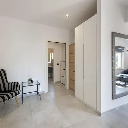 Ozzy Апартаменты